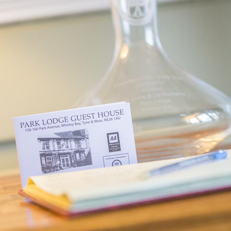 Park Lodge Guest House Уитли-Бей Экстерьер фото