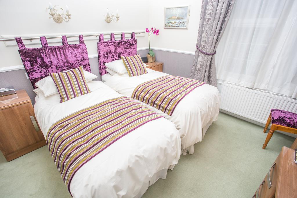 Park Lodge Guest House Уитли-Бей Экстерьер фото